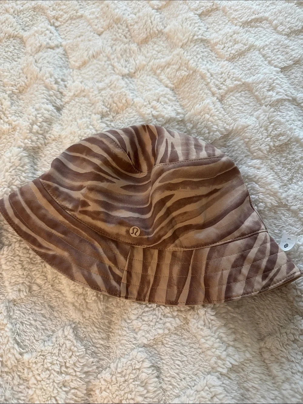 lululemon athletica Reversible Bucket Hat in Beige/Tan